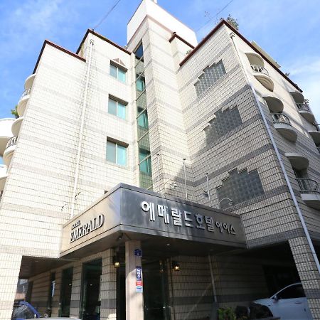 Emerald Ace Hotel Чеджу Екстериор снимка